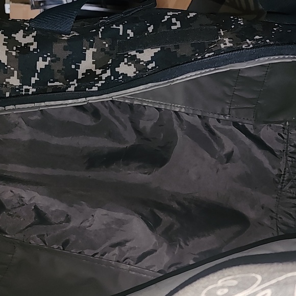 EUC Code Alpha: Tacticle Gear Giant-Duffle-Backpack, Navy Digital Camo - Picture 7 of 10